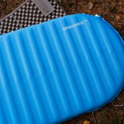 Therm-a-Rest Thermo-Luftmatratzen|3-Jahreszeiten-Matten^TRAIL PRO REGULAR WIDE - Selbstaufblasende Isomatte
