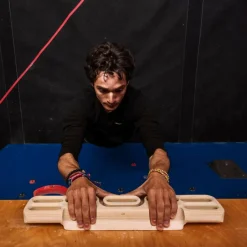 YY Vertical Fingertrainer Und Klettergriffe^VERTICALBOARD FIRST - Klettertraining